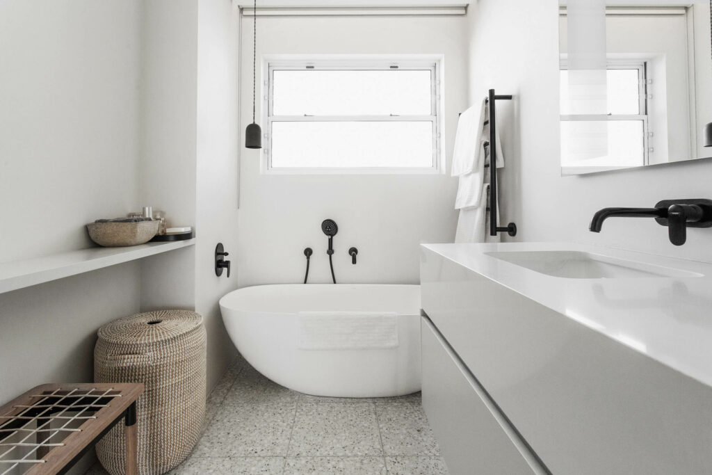 Hardman Construction Modern Luxury Apartment Bathroom Bath Tub Builders Construction Cape Town South Africa Wide